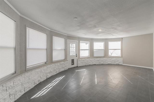 Building Photo - 405 S Brazos St