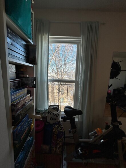 Building Photo - 33 Delle Ave