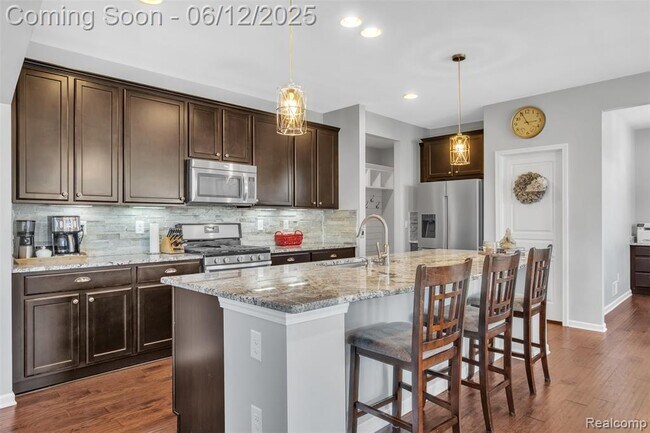 Building Photo - 15745 Diamante Dr