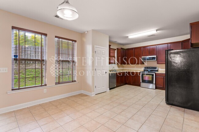 Building Photo - 405 Abbeydale Way