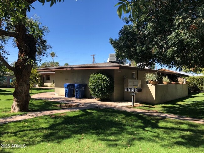 Building Photo - 2020 S Granada Dr