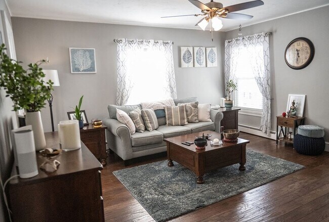 Building Photo - 104 Union St