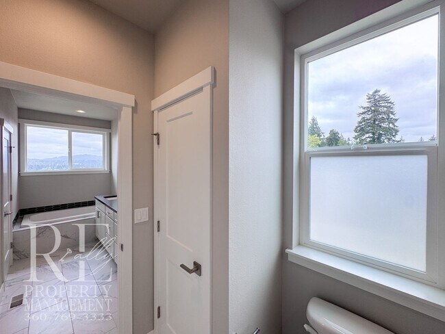 Building Photo - Modern 3-Story Bremerton Home with Water Views on Every Level