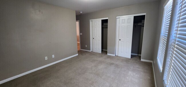 Building Photo - Lone Mountain Heights Luxury Living! 1st-m...