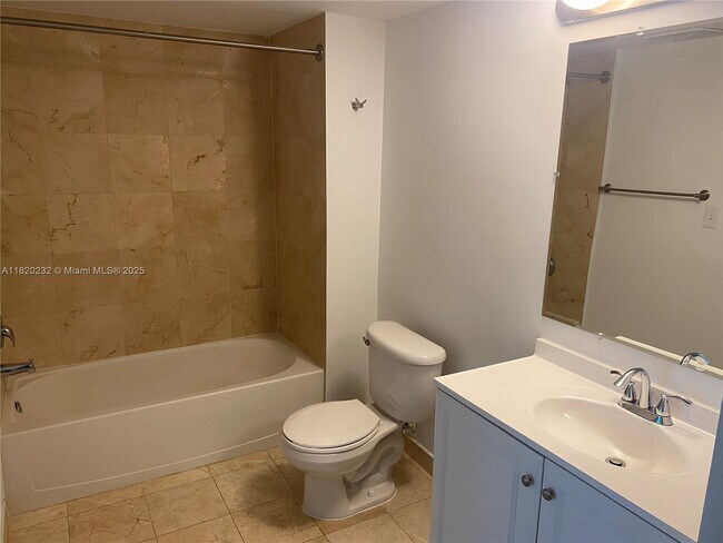 Building Photo - 2101 Brickell Ave