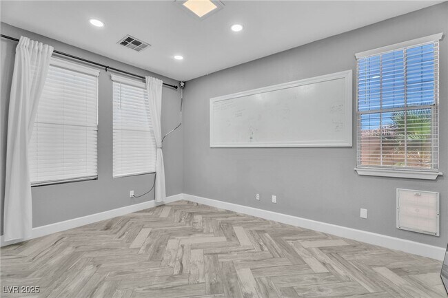 Building Photo - 9885 Shadycrest Ct