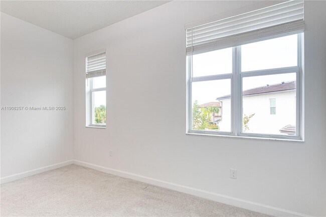 Building Photo - 4830 Navali Dr