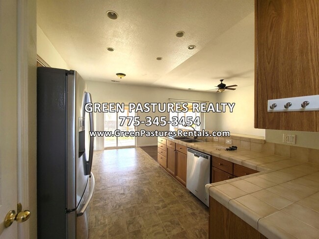 Building Photo - 1045 Brierwood Ln