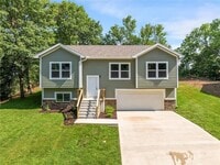 Building Photo - 135 Cedar Ct