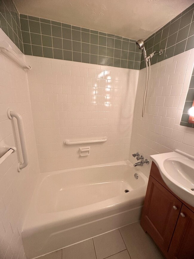 Building Photo - 4600 Duke St