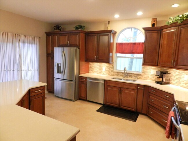 Building Photo - 210 La Costa Ct