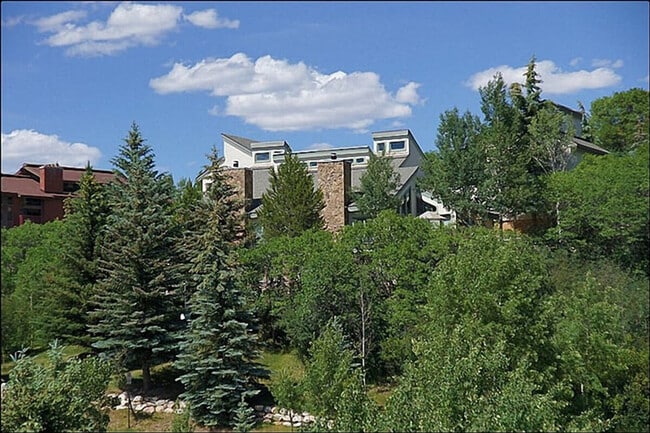 Building Photo - 2420 Ski Trail Ln