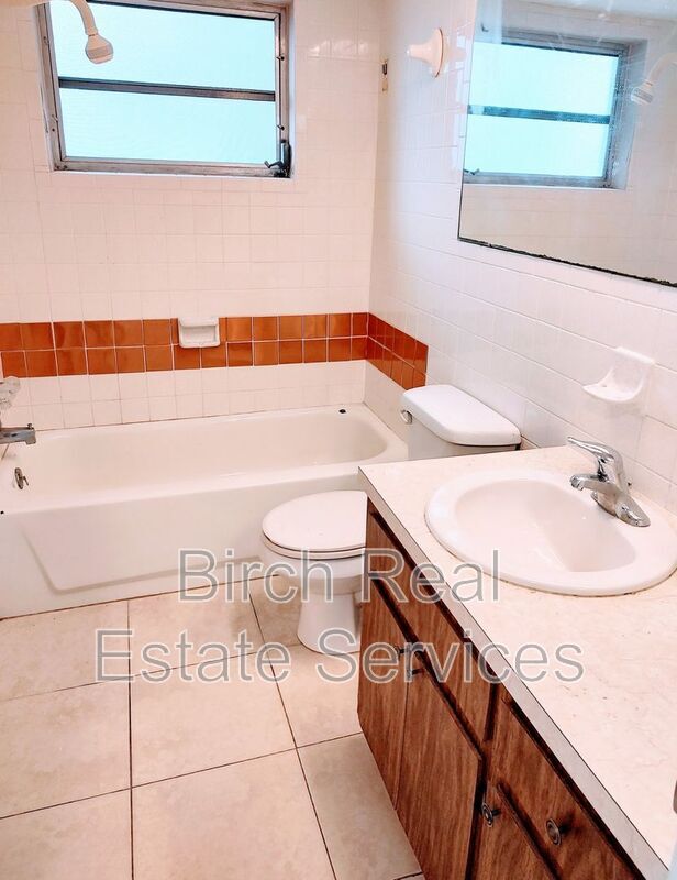 Building Photo - 5304 Penguin Dr