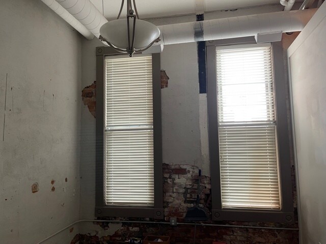 Building Photo - 42 S Saint Clair St