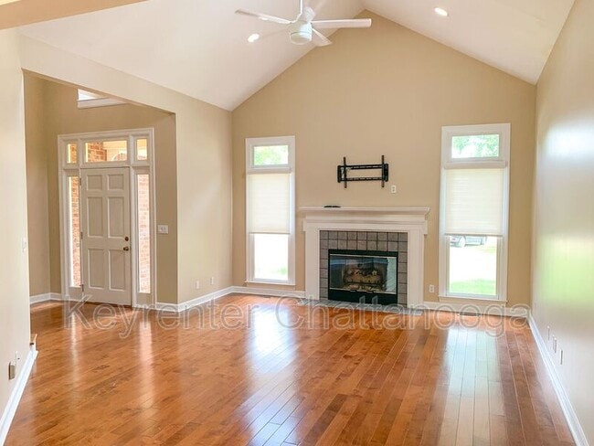 Building Photo - 8011 Dancing Fern Trail