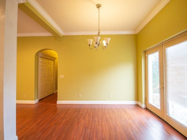 Building Photo - Nice Home with Country Setting!