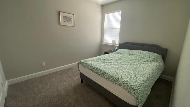 Building Photo - 2008 Naples Dr