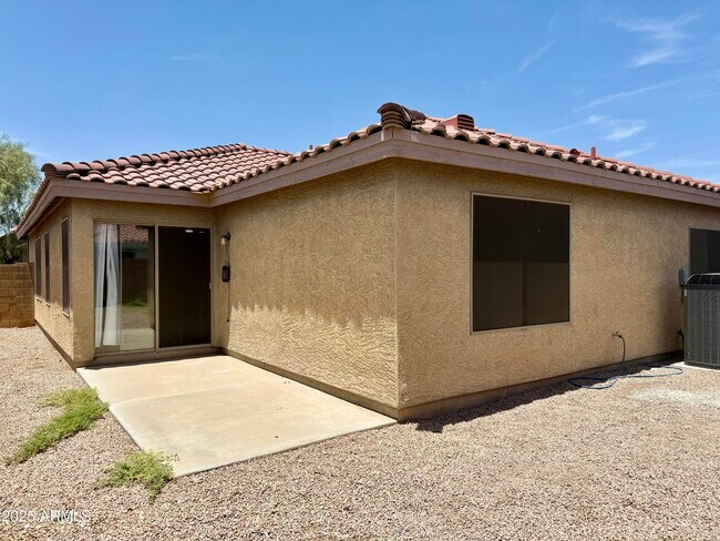 Building Photo - 2358 E Peach Tree Dr