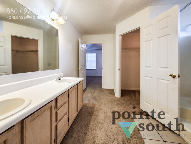 Building Photo - 412 Bay Oaks Dr