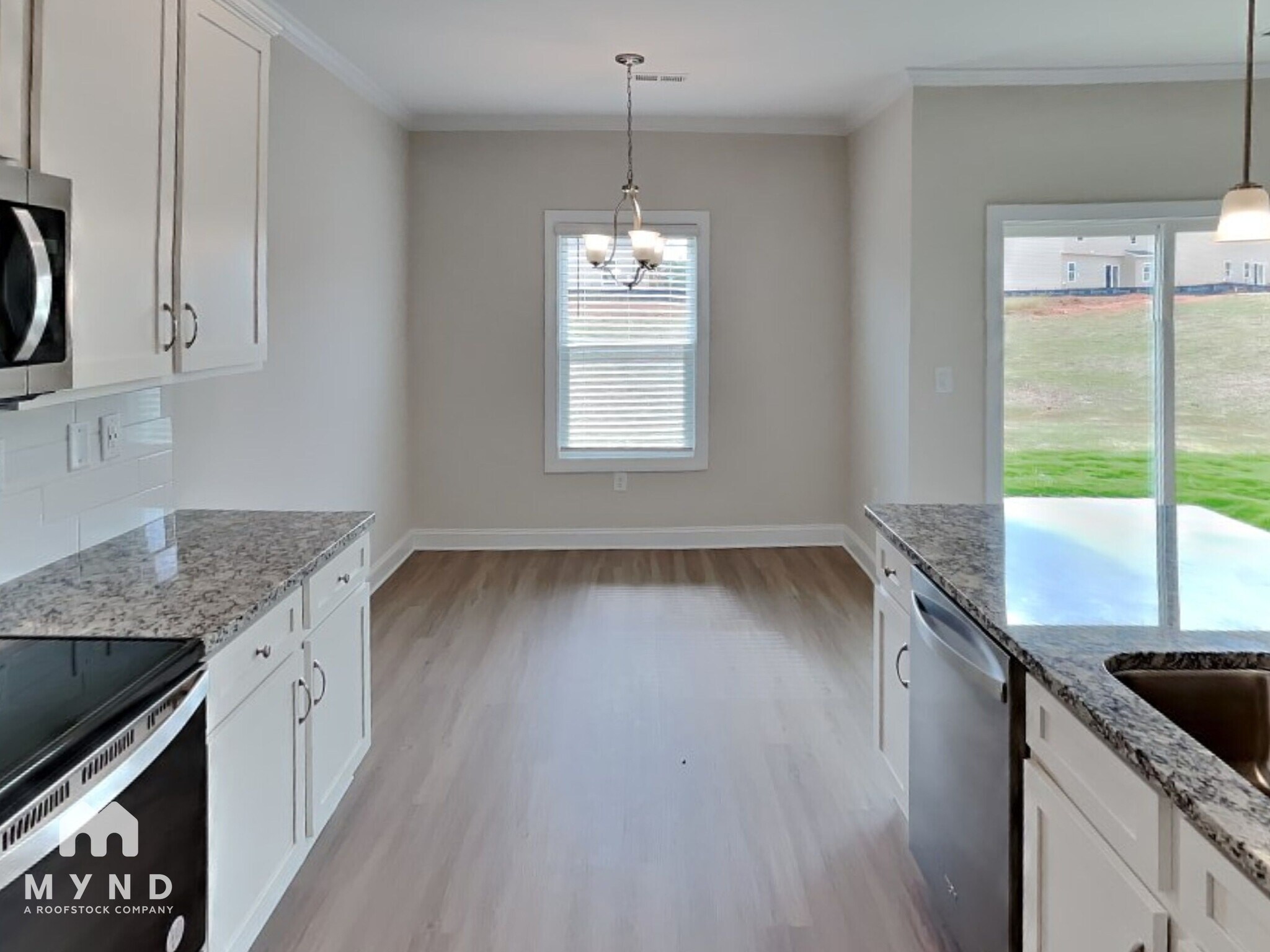 Building Photo - 102 Sina St