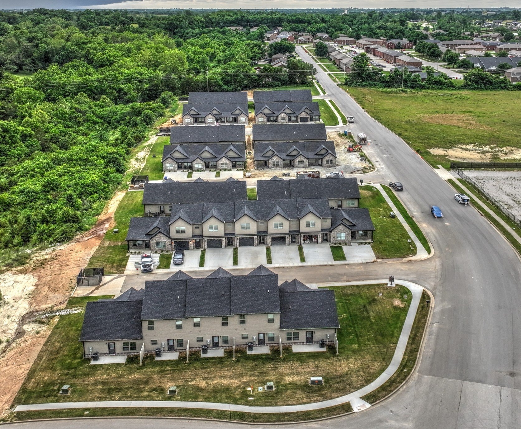 Building Photo - 842 Ridgewood Dr