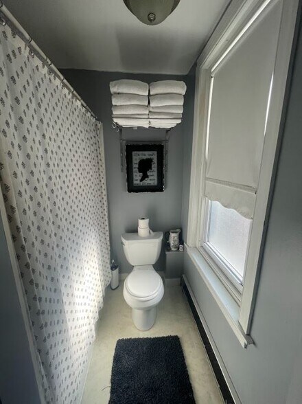 Bathroom - 320 Gay St