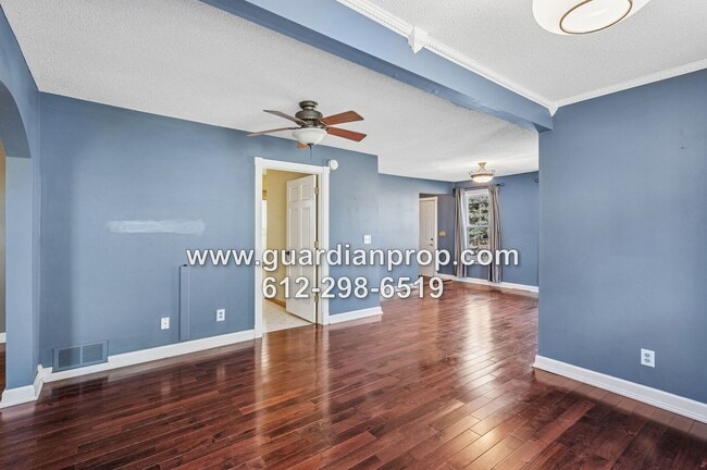 Building Photo - House Near Downtown Stillwater Available N...