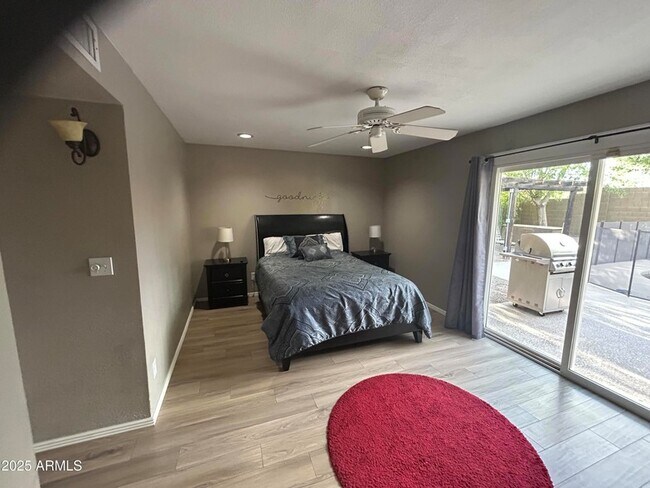 Building Photo - 6002 E Beck Ln