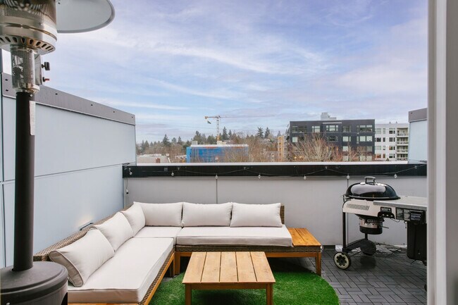 Building Photo - 4738 35th Ave S