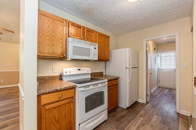 Building Photo - Wonderful 3 Bedroom Raleigh Ranch Home