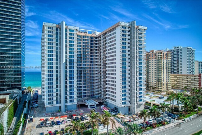 Building Photo - 2030 S Ocean Dr