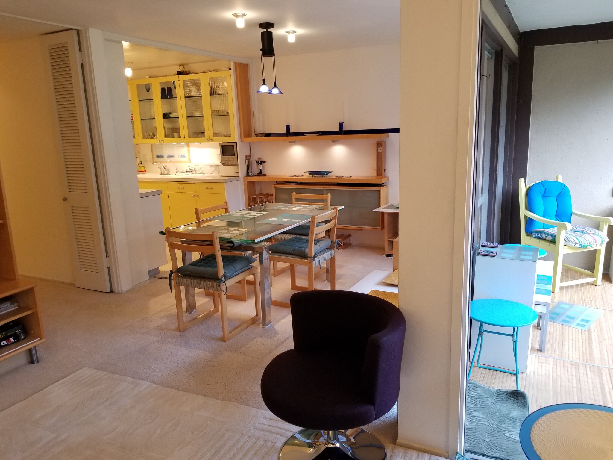 Dining area and balcony. - 72 Surrey Ln