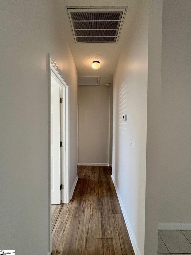 Building Photo - 16 Chablis Ct