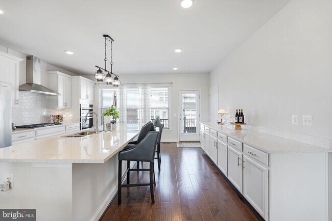 Building Photo - 2067 Alder Ln