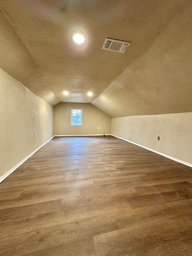 Building Photo - COMING MAY 2026!!! - Fully Remodeled 3-Bedroom Home w/ Bonus Room!!