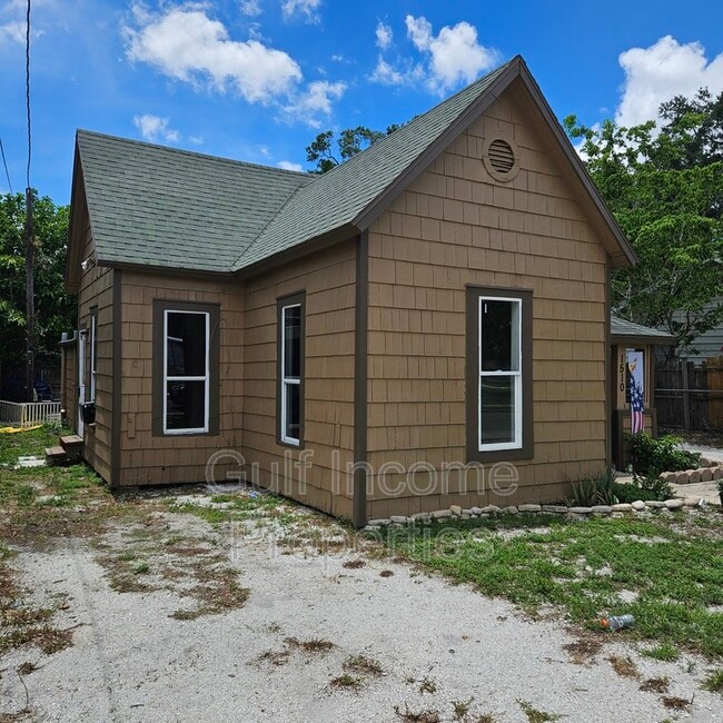 Building Photo - 1510 10th St W