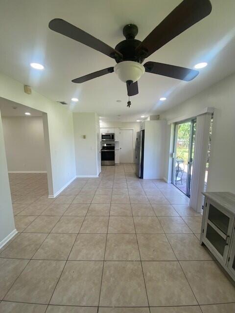 Building Photo - 1100 Cameo Cir