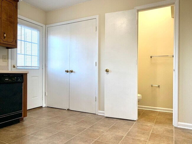 Building Photo - 359 Peabody Dr