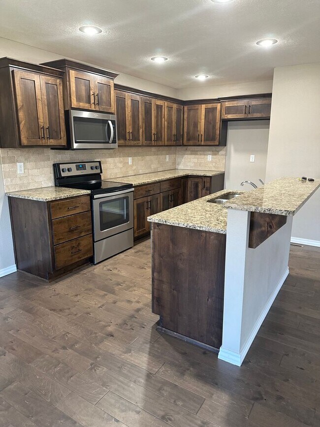 Building Photo - Your Dream 3-Bed, 2-Bath Brick Haven