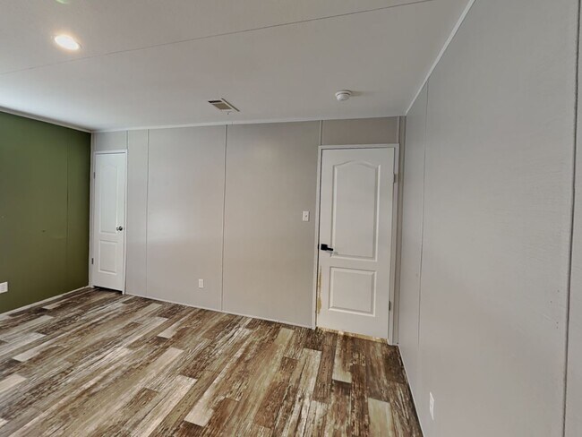 Building Photo - 1601 Quail Run