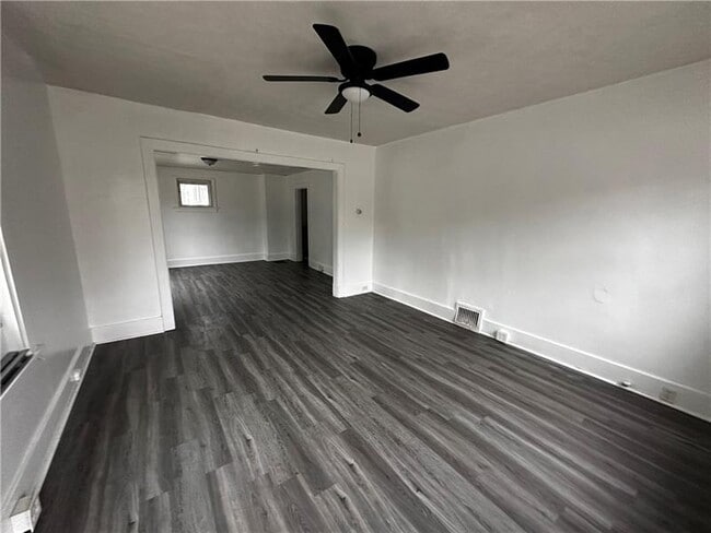 Building Photo - 410 Hallam Ave