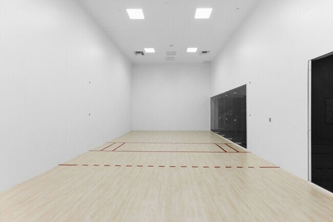 Building Photo - 225 N Miami Ave