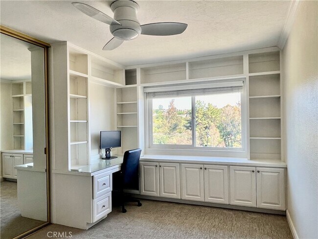 Building Photo - 24822 Via San Fernando