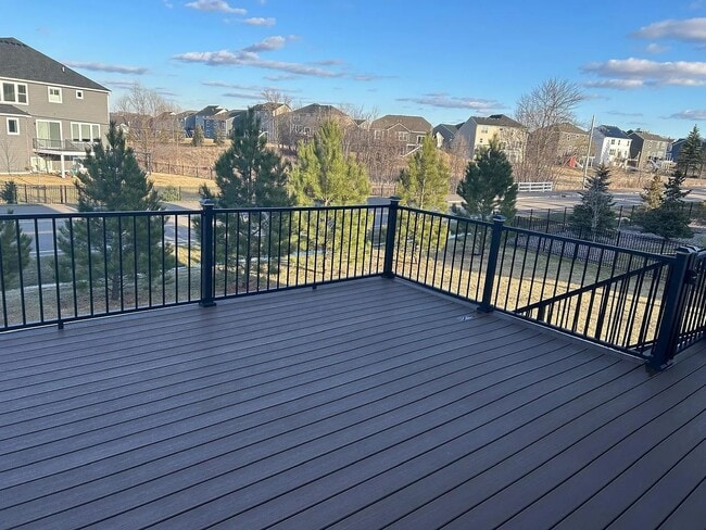 Building Photo - Awesome updated Plymouth home