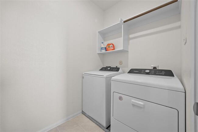 Building Photo - 614 Sandy Bay Ln