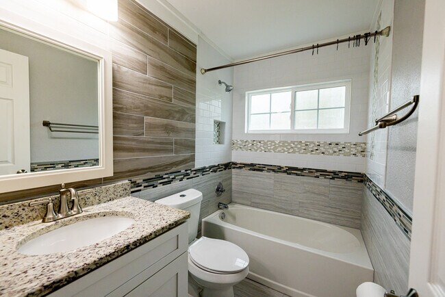 Building Photo - 8933 Bayaud Dr