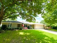 Building Photo - 6721 Belford Dr