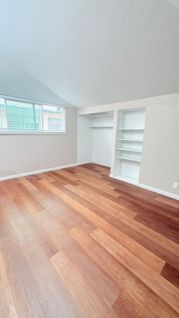 Building Photo - 14723 Martell Ave
