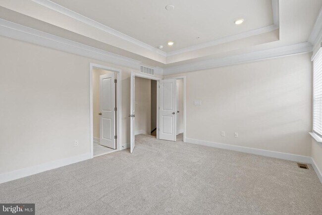 Building Photo - 516 Downswing Rd