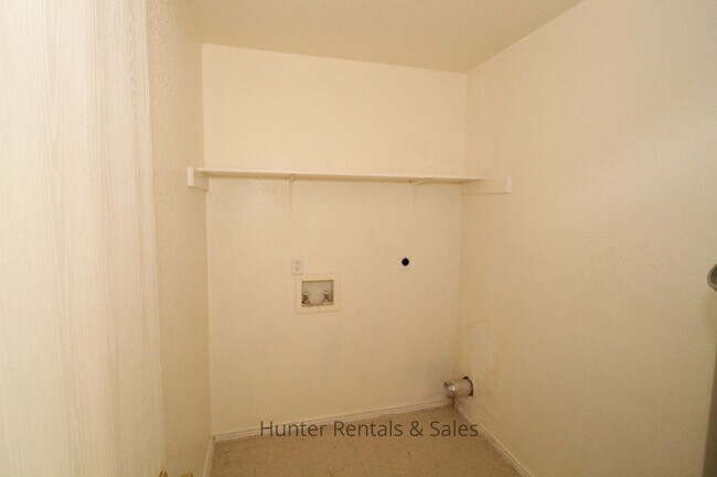 Building Photo - Perfect Two-Bedroom!